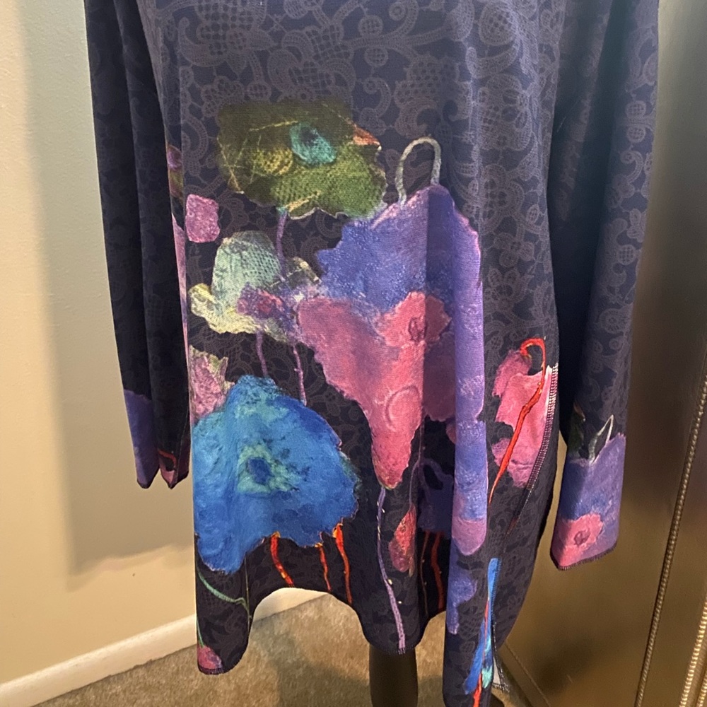 TRISHA TYLER COLORFUL TOP - Picture 2 of 3